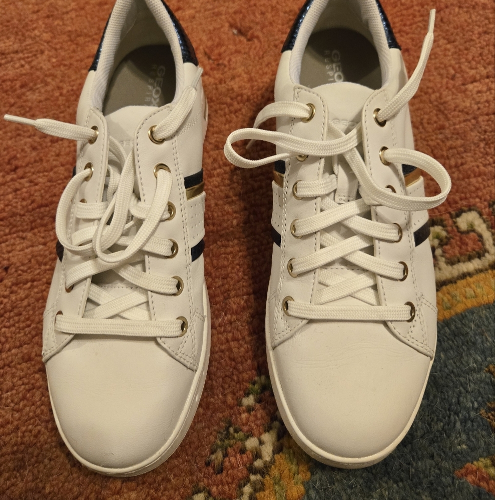 Excellent condition white Geox sneakers US size 9